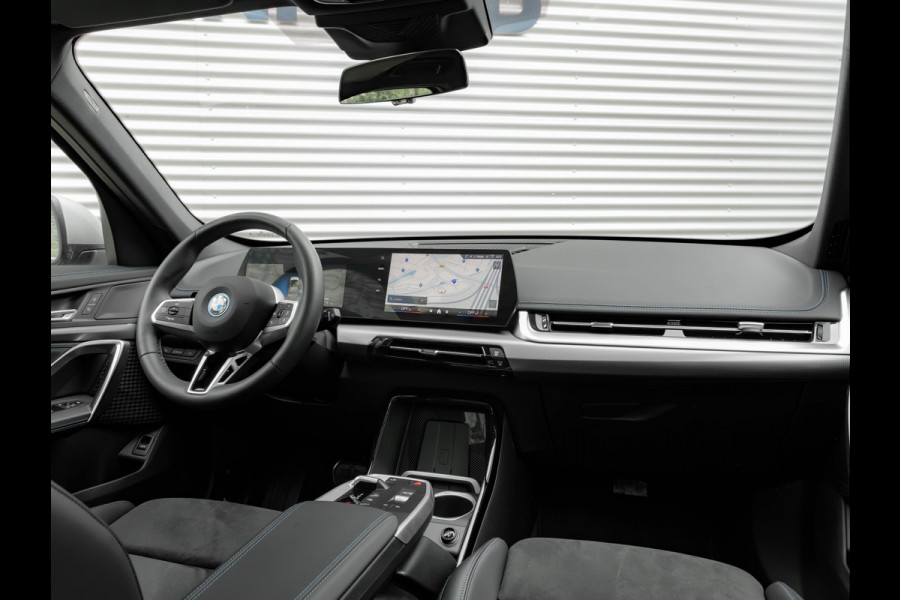 BMW X1 xDrive25e - M-Sport - Pano - Trekhaak - 19 inch - Camera