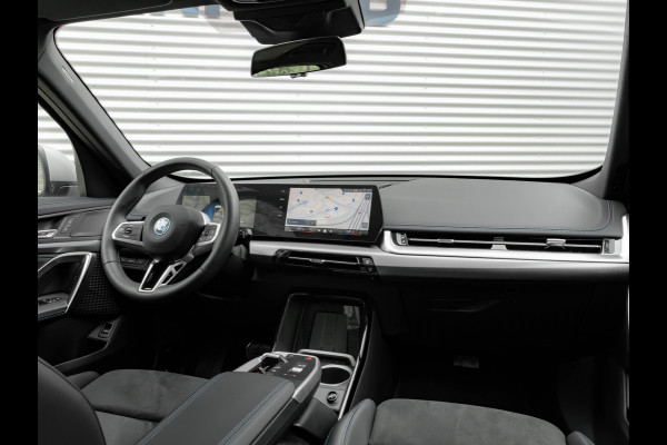 BMW X1 xDrive25e - M-Sport - Pano - Trekhaak - 19 inch - Camera