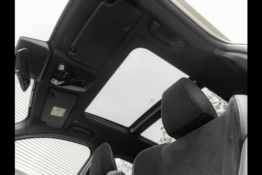BMW X1 xDrive25e - M-Sport - Pano - Trekhaak - 19 inch - Camera