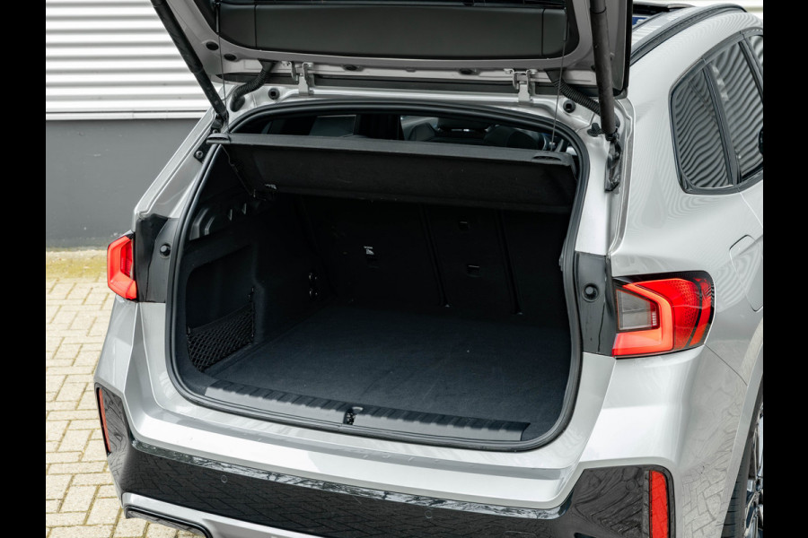 BMW X1 xDrive25e - M-Sport - Pano - Trekhaak - 19 inch - Camera