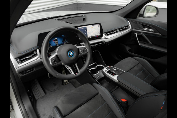 BMW X1 xDrive25e - M-Sport - Pano - Trekhaak - 19 inch - Camera