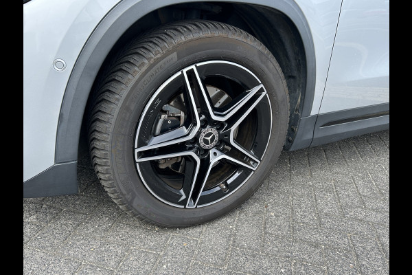 Mercedes-Benz GLA 250e AMG // Trekhaak // Panorama dak // Memory // Sfeerverlichting // Multi Beam LED // Camera // Advanced Audio