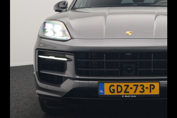 Porsche Cayenne Coupé 3.0 E-Hybrid PHEV | MY 2024 Facelift | | Trekhaak Af Fabriek | Panodak | Luchtvering | Sportuitlaat | PDLS+ | Sport Chrono | InnoDrive Adaptive Cruise | SportDesign | Head up | Soft Close | 22"L.M | 360 Camera | Plug In Hybrid |