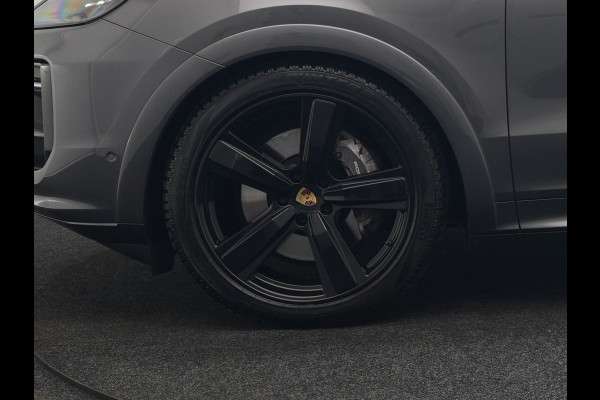 Porsche Cayenne Coupé 3.0 E-Hybrid PHEV | MY 2024 Facelift | | Trekhaak Af Fabriek | Panodak | Luchtvering | Sportuitlaat | PDLS+ | Sport Chrono | InnoDrive Adaptive Cruise | SportDesign | Head up | Soft Close | 22"L.M | 360 Camera | Plug In Hybrid |