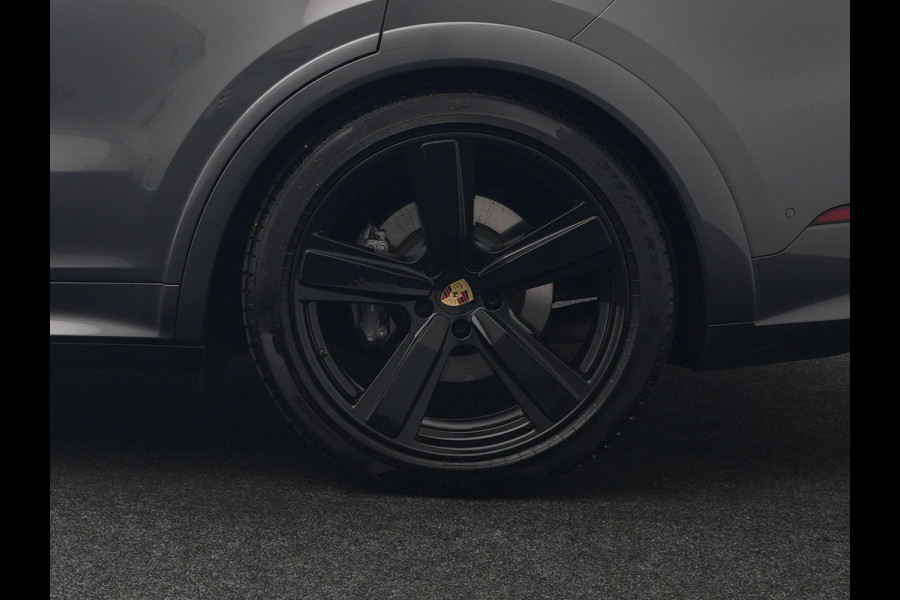 Porsche Cayenne Coupé 3.0 E-Hybrid PHEV | MY 2024 Facelift | | Trekhaak Af Fabriek | Panodak | Luchtvering | Sportuitlaat | PDLS+ | Sport Chrono | InnoDrive Adaptive Cruise | SportDesign | Head up | Soft Close | 22"L.M | 360 Camera | Plug In Hybrid |