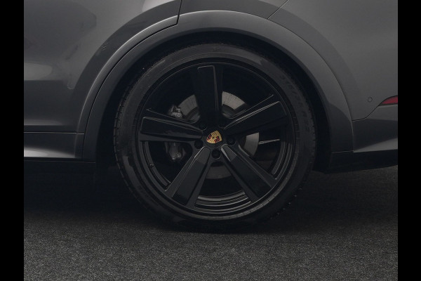Porsche Cayenne Coupé 3.0 E-Hybrid PHEV | MY 2024 Facelift | | Trekhaak Af Fabriek | Panodak | Luchtvering | Sportuitlaat | PDLS+ | Sport Chrono | InnoDrive Adaptive Cruise | SportDesign | Head up | Soft Close | 22"L.M | 360 Camera | Plug In Hybrid |