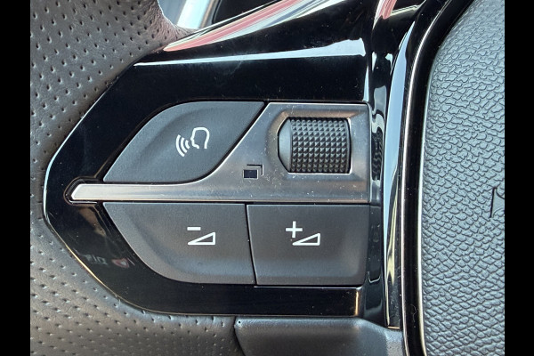 Peugeot 2008 145pk Hybrid GT (360gr Camera - Keyless Entry - LED - Parkeersensoren V+A - Adaptieve Cruise Controle - 17"incl 4S - Draadloos l