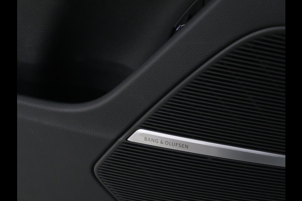 Audi Q7 60 TFSI e quattro Competition S-Line [B&O, LUCHTVERING, 22INCH, ELEKTRISCHE STOELEN, APPLE CARPLAY, ANDROID, STOELVERWARMING, CAMERA, TREKHAAK UITKLAPBAAR, ELEKTRISCHE ACHTERKLEP, NIEUWSTAAT]