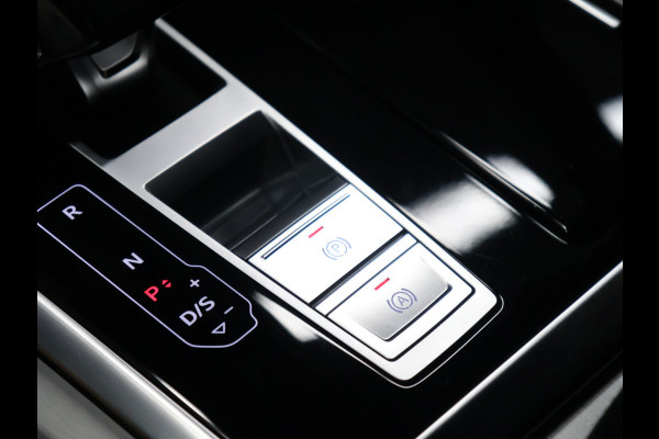 Audi Q7 60 TFSI e quattro Competition S-Line [B&O, LUCHTVERING, 22INCH, ELEKTRISCHE STOELEN, APPLE CARPLAY, ANDROID, STOELVERWARMING, CAMERA, TREKHAAK UITKLAPBAAR, ELEKTRISCHE ACHTERKLEP, NIEUWSTAAT]