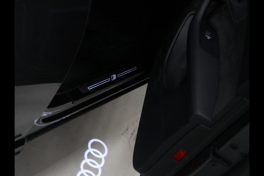Audi Q7 60 TFSI e quattro Competition S-Line [B&O, LUCHTVERING, 22INCH, ELEKTRISCHE STOELEN, APPLE CARPLAY, ANDROID, STOELVERWARMING, CAMERA, TREKHAAK UITKLAPBAAR, ELEKTRISCHE ACHTERKLEP, NIEUWSTAAT]