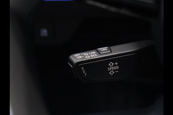 Audi Q4 e-tron 40 Launch edition S Competition 77 kWh [SCHUIFKANTELDAK, APPLE CARPLAY, CRUISE CONTROL, STOELVERWARMING, DIGITAL DASH, ELEKTRISCHE ACHTERKLEP, NAVIGATIE NIEUWSTAAT]