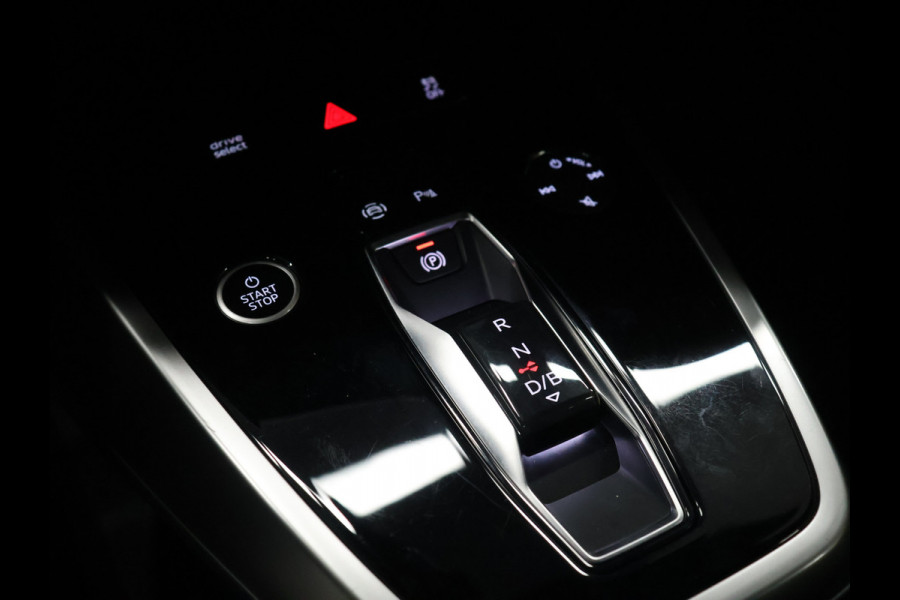 Audi Q4 e-tron 40 Launch edition S Competition 77 kWh [SCHUIFKANTELDAK, APPLE CARPLAY, CRUISE CONTROL, STOELVERWARMING, DIGITAL DASH, ELEKTRISCHE ACHTERKLEP, NAVIGATIE NIEUWSTAAT]
