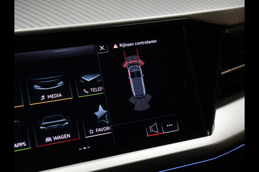Audi Q4 e-tron 40 Launch edition S Competition 77 kWh [SCHUIFKANTELDAK, APPLE CARPLAY, CRUISE CONTROL, STOELVERWARMING, DIGITAL DASH, ELEKTRISCHE ACHTERKLEP, NAVIGATIE NIEUWSTAAT]