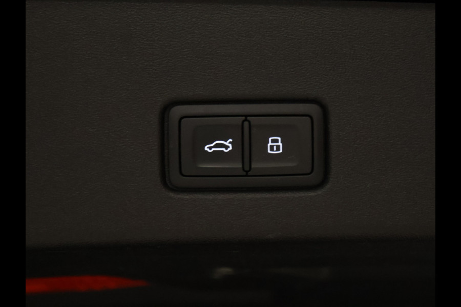 Audi Q4 e-tron 40 Launch edition S Competition 77 kWh [SCHUIFKANTELDAK, APPLE CARPLAY, CRUISE CONTROL, STOELVERWARMING, DIGITAL DASH, ELEKTRISCHE ACHTERKLEP, NAVIGATIE NIEUWSTAAT]