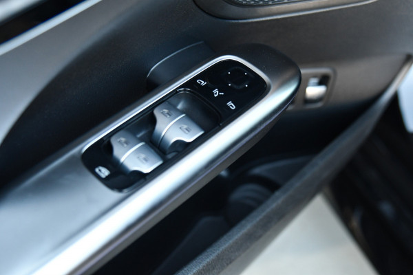 Mercedes-Benz C-Klasse 300 e AMG-Line, Night, Memory, 360, ACC, Keyless, HUD, Digital!