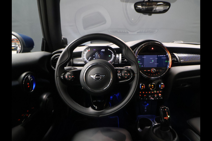 MINI Cabrio 1.5 Cooper Sidewalk Edition [APPLE CARPLAY, HARMAN KARDON, STOELVERWARMING, HEAD UP, DIGITAL DASH, CAMERA, CRUISE CONTROL, PDC V+A, NAVIGATIE, NIEUWSTAAT]