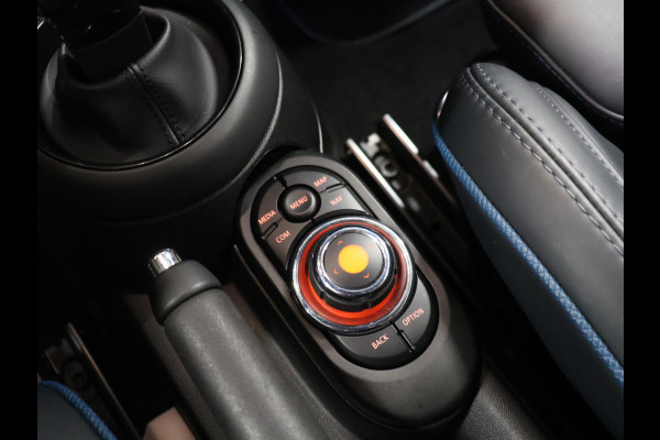 MINI Cabrio 1.5 Cooper Sidewalk Edition [APPLE CARPLAY, HARMAN KARDON, STOELVERWARMING, HEAD UP, DIGITAL DASH, CAMERA, CRUISE CONTROL, PDC V+A, NAVIGATIE, NIEUWSTAAT]
