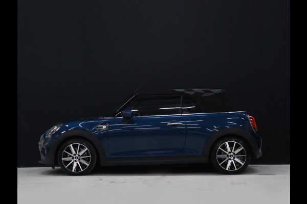 MINI Cabrio 1.5 Cooper Sidewalk Edition [APPLE CARPLAY, HARMAN KARDON, STOELVERWARMING, HEAD UP, DIGITAL DASH, CAMERA, CRUISE CONTROL, PDC V+A, NAVIGATIE, NIEUWSTAAT]