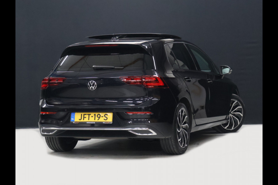 Volkswagen Golf 1.5 eTSI R-Line [SCHUIFKANTELDAK, APPLE CARPLAY, ANDROID, TREKHAAK, MEMORY SEATS, STOEL-/STUURVERWARMING, ADAPTIVE CRUISE, PDC V+A, DIGITAL DASH, SFEERVERLICHTING, NAVIGATIE]