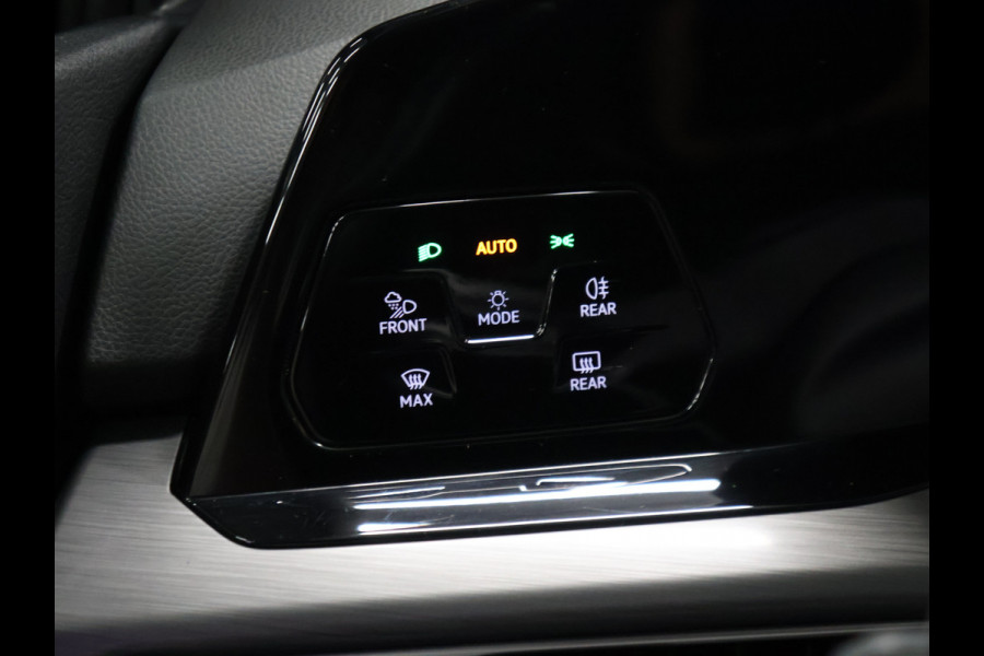Volkswagen Golf 1.5 eTSI R-Line [SCHUIFKANTELDAK, APPLE CARPLAY, ANDROID, TREKHAAK, MEMORY SEATS, STOEL-/STUURVERWARMING, ADAPTIVE CRUISE, PDC V+A, DIGITAL DASH, SFEERVERLICHTING, NAVIGATIE]