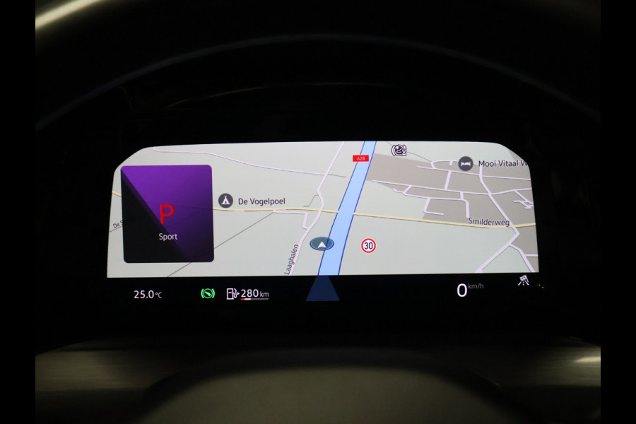 Volkswagen Golf 1.5 eTSI R-Line [SCHUIFKANTELDAK, APPLE CARPLAY, ANDROID, TREKHAAK, MEMORY SEATS, STOEL-/STUURVERWARMING, ADAPTIVE CRUISE, PDC V+A, DIGITAL DASH, SFEERVERLICHTING, NAVIGATIE]