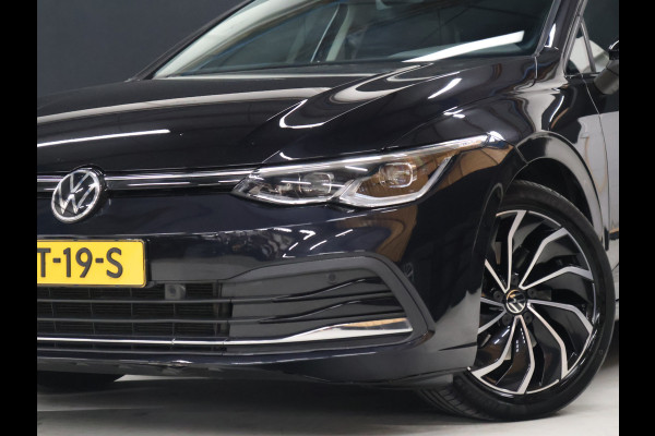 Volkswagen Golf 1.5 eTSI R-Line [SCHUIFKANTELDAK, APPLE CARPLAY, ANDROID, TREKHAAK, MEMORY SEATS, STOEL-/STUURVERWARMING, ADAPTIVE CRUISE, PDC V+A, DIGITAL DASH, SFEERVERLICHTING, NAVIGATIE]