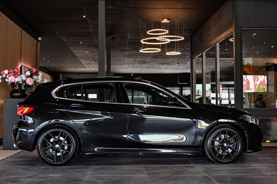 BMW 1-serie 120i M-Sport, Pano, Led, Sfeer, Virtual, Leder, Camera!