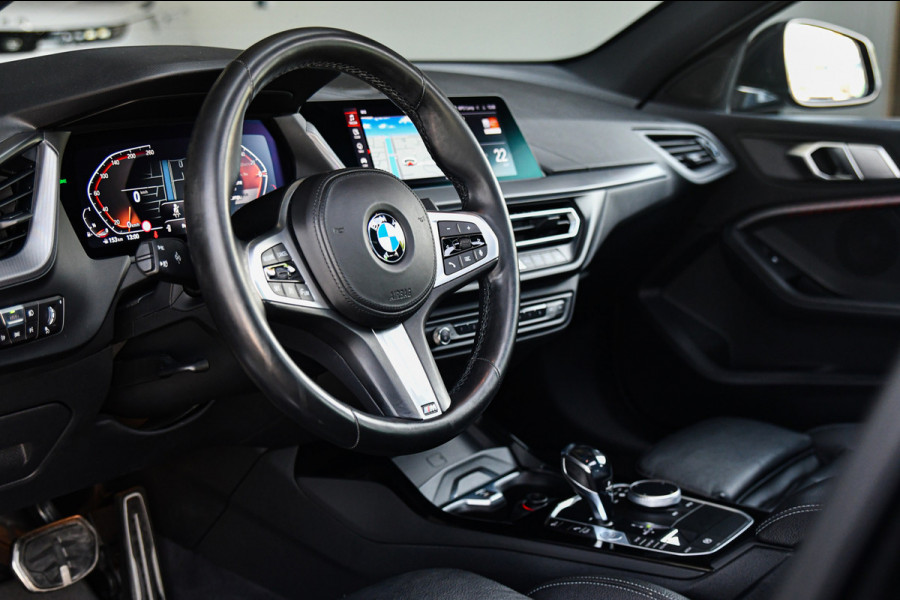 BMW 1-serie 120i M-Sport, Pano, Led, Sfeer, Virtual, Leder, Camera!