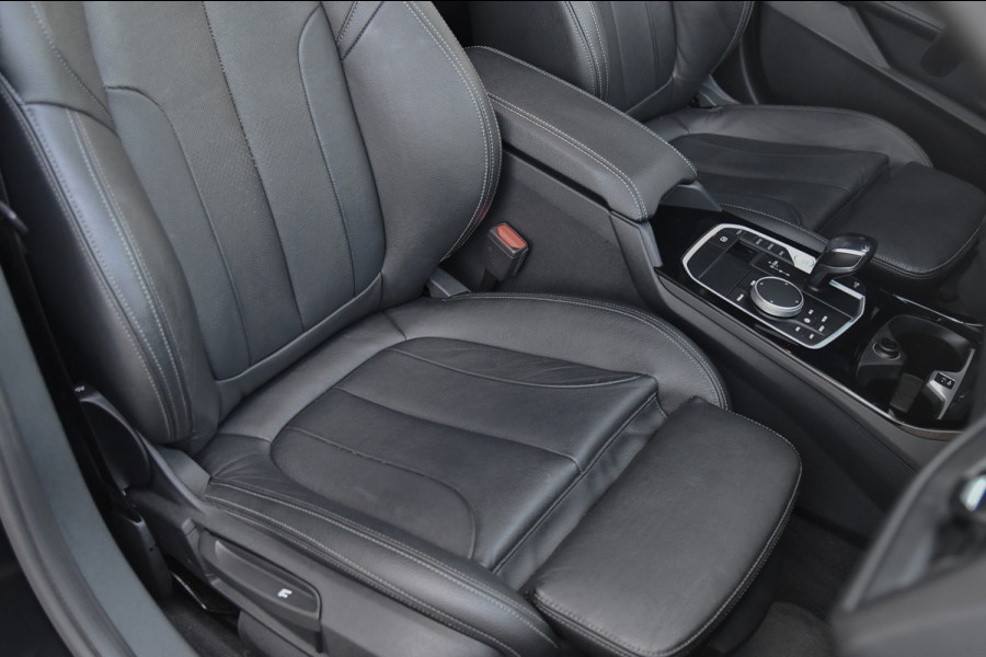 BMW 1-serie 120i M-Sport, Pano, Led, Sfeer, Virtual, Leder, Camera!