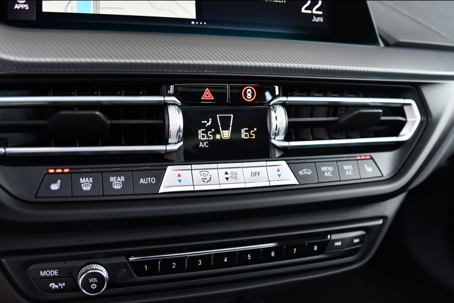 BMW 1-serie 120i M-Sport, Pano, Led, Sfeer, Virtual, Leder, Camera!