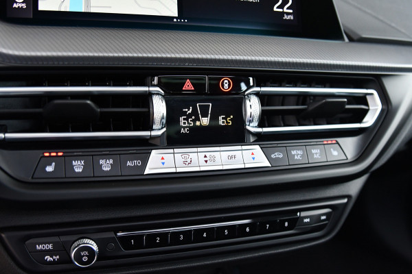 BMW 1-serie 120i M-Sport, Pano, Led, Sfeer, Virtual, Leder, Camera!