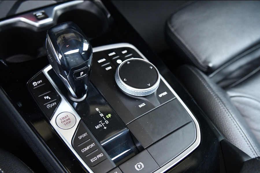BMW 1-serie 120i M-Sport, Pano, Led, Sfeer, Virtual, Leder, Camera!