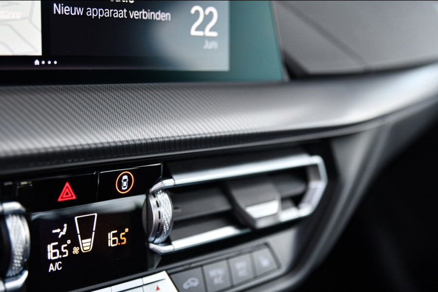 BMW 1-serie 120i M-Sport, Pano, Led, Sfeer, Virtual, Leder, Camera!