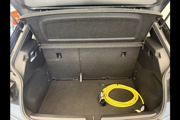 Volkswagen ID.3 Pro 58 kWh Navigatie 19 Inch PDC 24 Maanden garantie* (Vraag naar de voorwaarden)