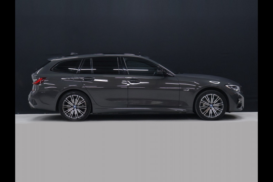 BMW 3 Serie Touring 330e xDrive M Sport [SCHUIFKANTELDAK, TREKHAAK, APPLE CARPLAY, ANDROID, CAMERA, STOELVERWARMING, PDC V+A, CRUISE, CLIMATE 3-ZONE, LASERLICHT, HIFI AUDIO, COMFORT ACCESS, DIGITAL DASH, ELEKTRISCHE ACHTERKLEP, NIE