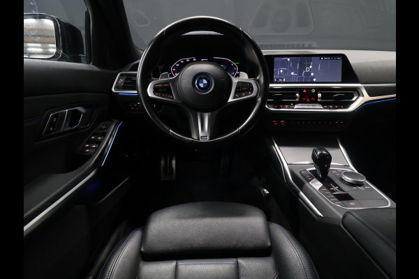 BMW 3 Serie Touring 330e xDrive M Sport [SCHUIFKANTELDAK, TREKHAAK, APPLE CARPLAY, ANDROID, CAMERA, STOELVERWARMING, PDC V+A, CRUISE, CLIMATE 3-ZONE, LASERLICHT, HIFI AUDIO, COMFORT ACCESS, DIGITAL DASH, ELEKTRISCHE ACHTERKLEP, NIE
