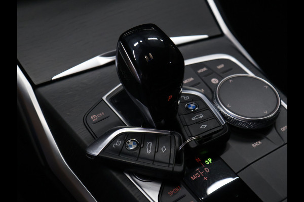 BMW 3 Serie Touring 330e xDrive M Sport [SCHUIFKANTELDAK, TREKHAAK, APPLE CARPLAY, ANDROID, CAMERA, STOELVERWARMING, PDC V+A, CRUISE, CLIMATE 3-ZONE, LASERLICHT, HIFI AUDIO, COMFORT ACCESS, DIGITAL DASH, ELEKTRISCHE ACHTERKLEP, NIE