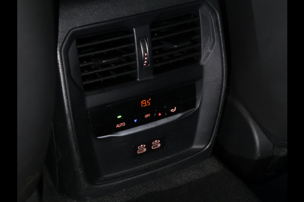 BMW 3 Serie Touring 330e xDrive M Sport [SCHUIFKANTELDAK, TREKHAAK, APPLE CARPLAY, ANDROID, CAMERA, STOELVERWARMING, PDC V+A, CRUISE, CLIMATE 3-ZONE, LASERLICHT, HIFI AUDIO, COMFORT ACCESS, DIGITAL DASH, ELEKTRISCHE ACHTERKLEP, NIE