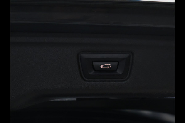 BMW 3 Serie Touring 330e xDrive M Sport [SCHUIFKANTELDAK, TREKHAAK, APPLE CARPLAY, ANDROID, CAMERA, STOELVERWARMING, PDC V+A, CRUISE, CLIMATE 3-ZONE, LASERLICHT, HIFI AUDIO, COMFORT ACCESS, DIGITAL DASH, ELEKTRISCHE ACHTERKLEP, NIE