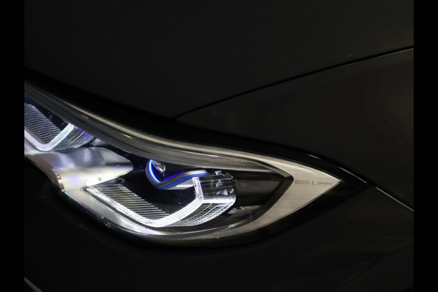 BMW 3 Serie Touring 330e xDrive M Sport [SCHUIFKANTELDAK, TREKHAAK, APPLE CARPLAY, ANDROID, CAMERA, STOELVERWARMING, PDC V+A, CRUISE, CLIMATE 3-ZONE, LASERLICHT, HIFI AUDIO, COMFORT ACCESS, DIGITAL DASH, ELEKTRISCHE ACHTERKLEP, NIE