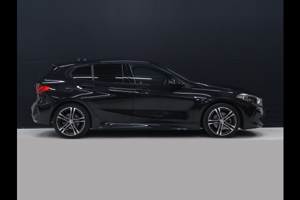 BMW 1-serie 118i Business Edition [M SPORT, APPLE CARPLAY, ANDROID, CAMERA, PDC V+A, CRUISE, CLIMATE, HIFI AUDIO, DIGITAL DASH, LED KOPLAMPEN, NIEUWSTAAT]