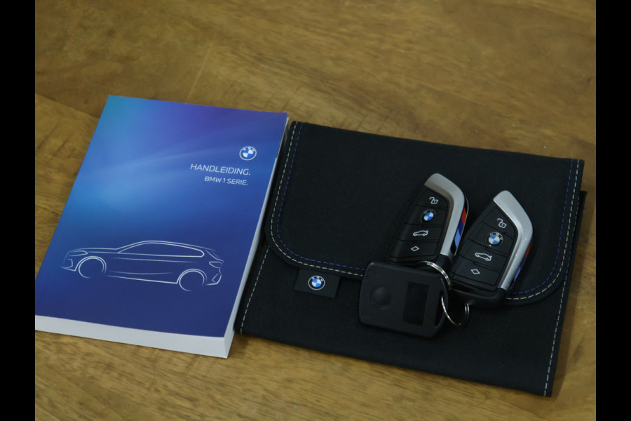 BMW 1-serie 118i Business Edition [M SPORT, APPLE CARPLAY, ANDROID, CAMERA, PDC V+A, CRUISE, CLIMATE, HIFI AUDIO, DIGITAL DASH, LED KOPLAMPEN, NIEUWSTAAT]
