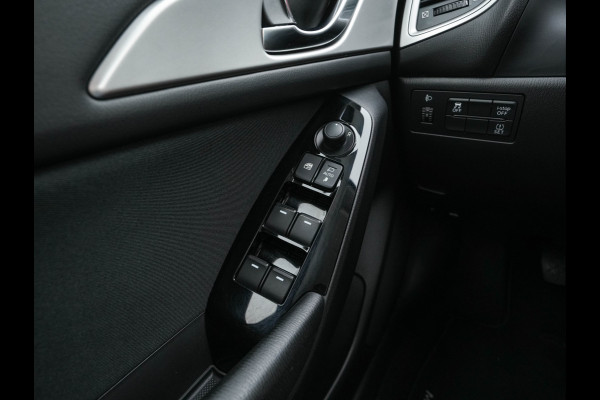 Mazda 3 2.2 SkyActiv-D 150 SkyLease *HEATED-COMFORTSEATS | NAVI-FULLMAP | DAB+ | PRIVACYGLASS | ECC | PDC | CRUISE | 18''ALU*