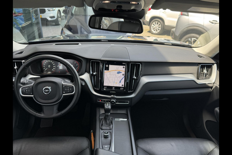 Volvo XC60 2.0 T5 Momentum NL-AUTO | D-RIEM V.V. | PANODAK | CAMERA