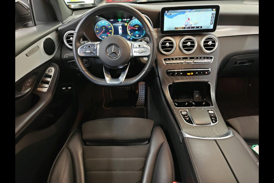 Mercedes-Benz GLC Coupé 300e 4MATIC Business Solution AMG | Magno | Stoelverwarming | Cruise Control | Ambiance Verlichting | Camera | Navigatie | Keyless | LED |