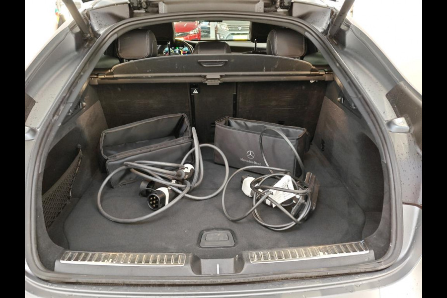 Mercedes-Benz GLC Coupé 300e 4MATIC Business Solution AMG | Magno | Stoelverwarming | Cruise Control | Ambiance Verlichting | Camera | Navigatie | Keyless | LED |