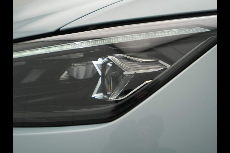 Volkswagen Golf GTE 1.5 TSI eHybrid 272pk DSG | Panoramadak | 360 camera | Stoelverwarming | Side assist / Demonstratieauto