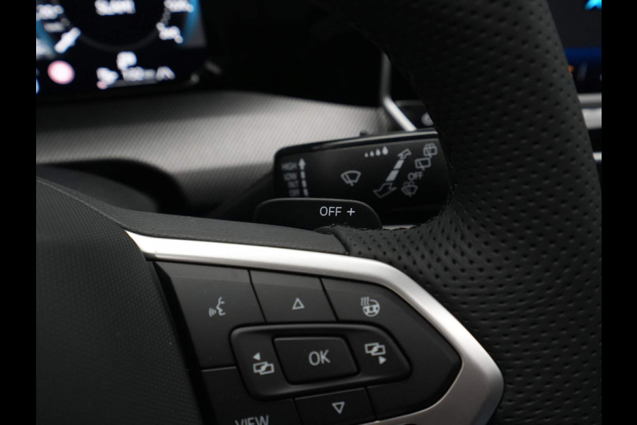 Volkswagen Golf GTE 1.5 TSI eHybrid 272pk DSG | Panoramadak | 360 camera | Stoelverwarming | Side assist / Demonstratieauto