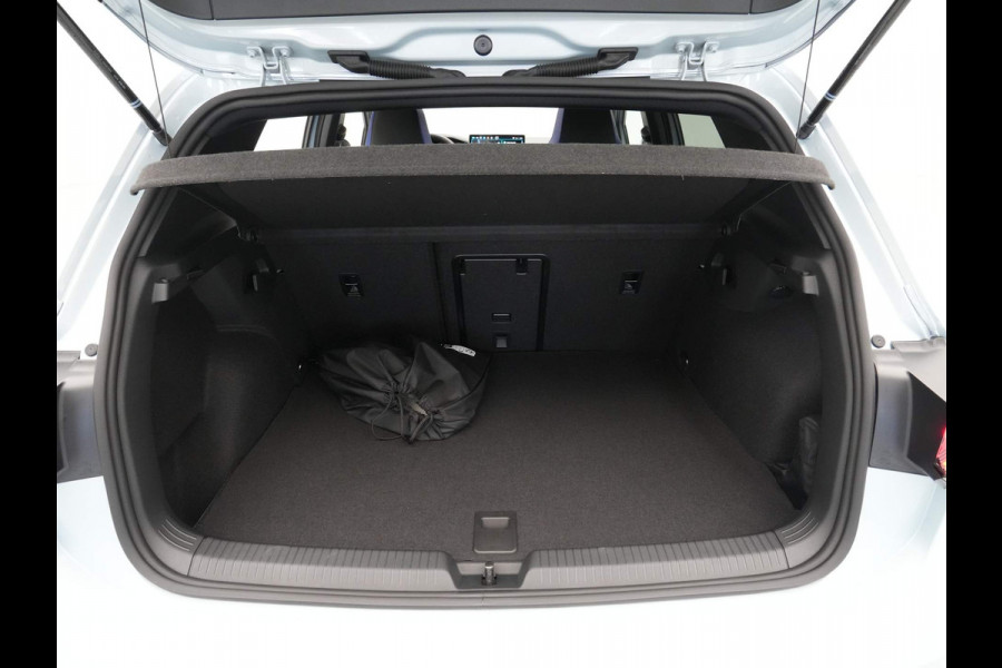 Volkswagen Golf GTE 1.5 TSI eHybrid 272pk DSG | Panoramadak | 360 camera | Stoelverwarming | Side assist / Demonstratieauto