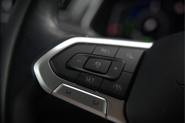 Volkswagen Tiguan 1.4 TSI eHybrid Elegance Business | Stoelverwarming | Stuurverwarming | iQ Light | Adaptive Cruise Control | Trekhaak | Apple Carplay | Navigatie | Camera | SOH 84%